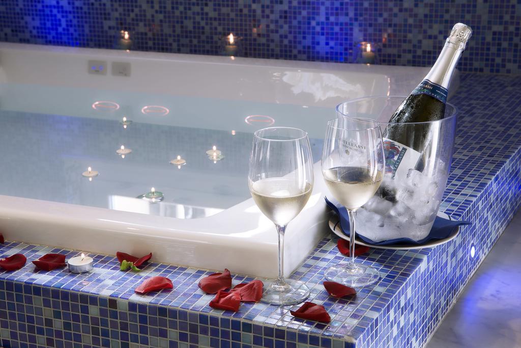 King Suite with Spa Bath,1004897506:JPEG