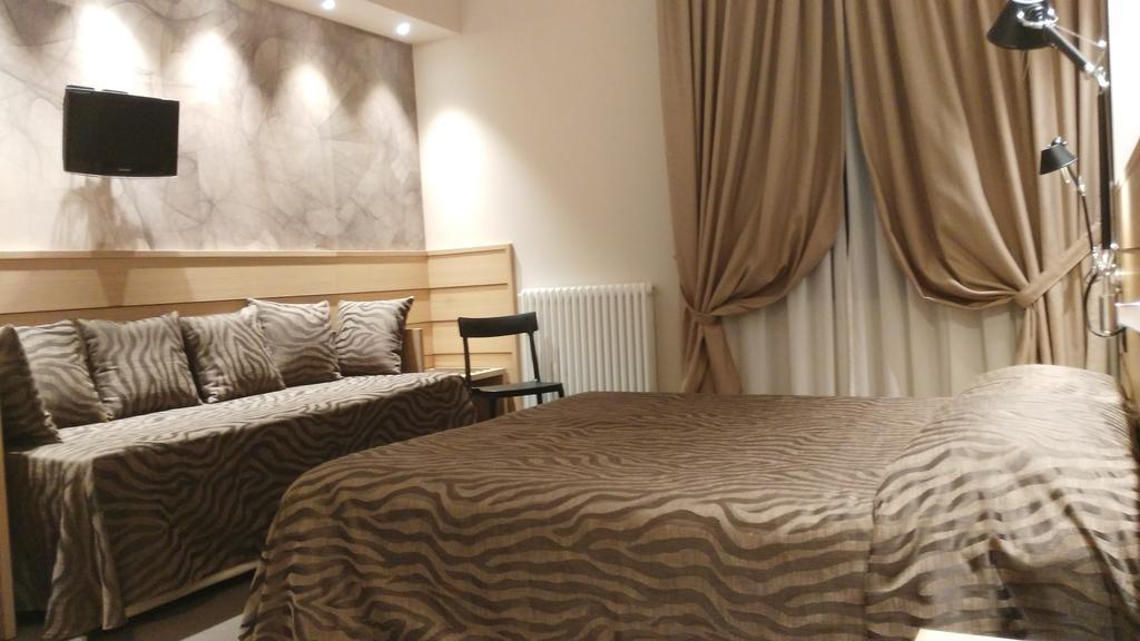 Double or Twin Room with Balcony and Sea View