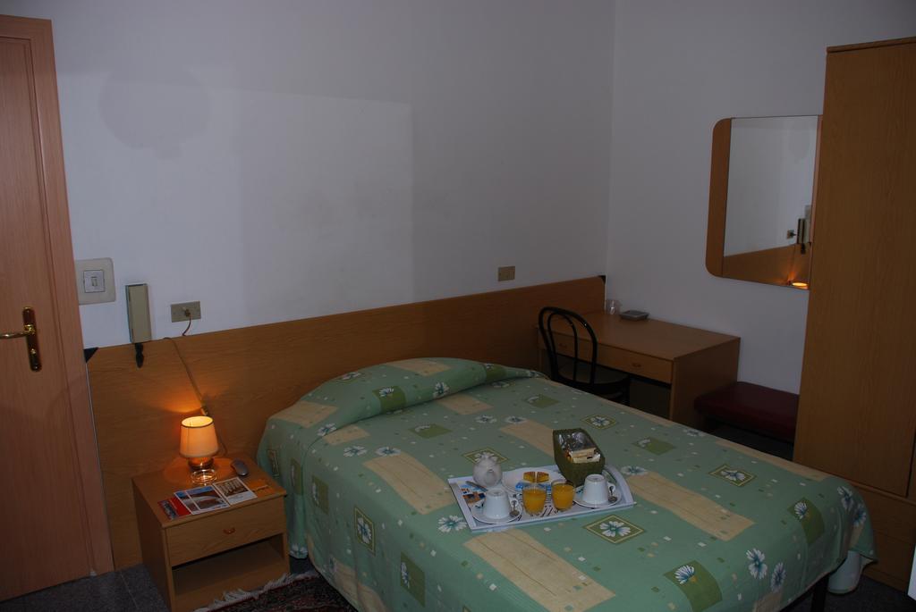 Chambre Simple Standard avec Salle de Bains Commune