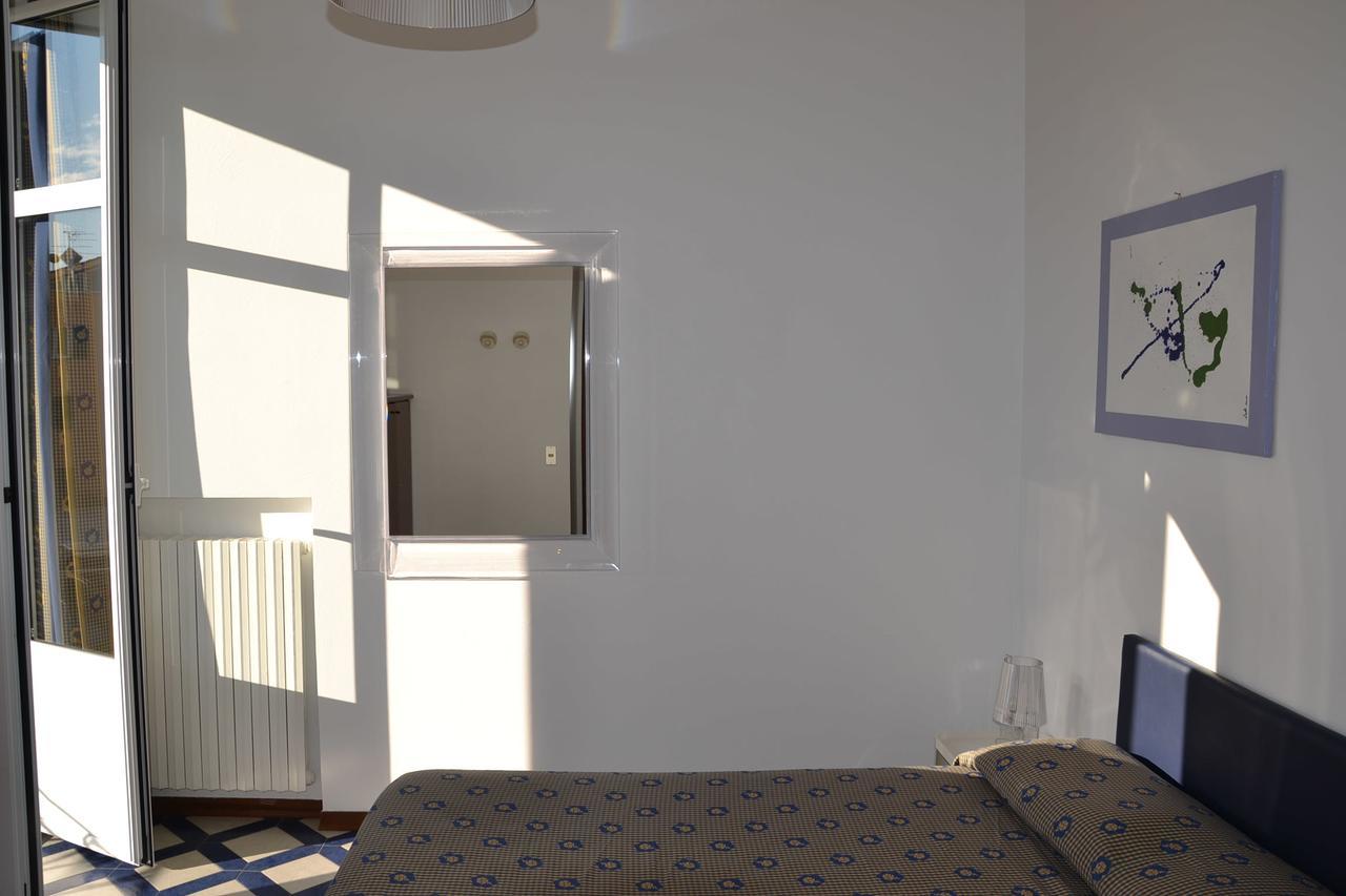 One-Bedroom Apartment,613218920:JPEG