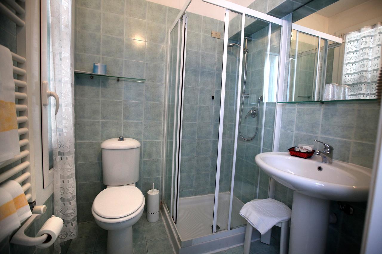 Double or Twin Room,1279775590:JPEG