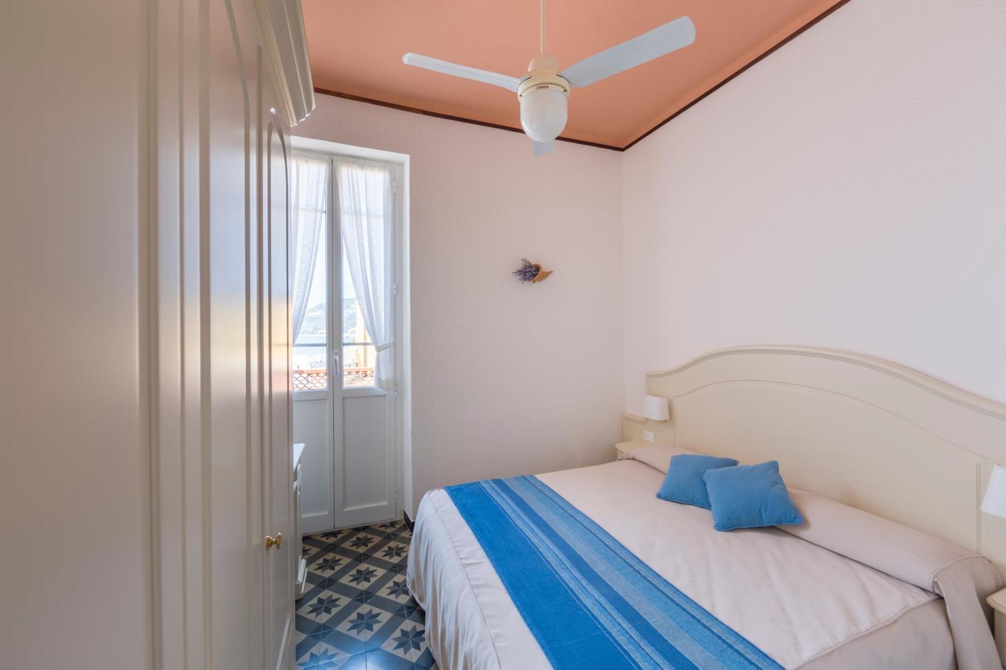 Double Room with Balcony - Beach Package,681047436:JPEG