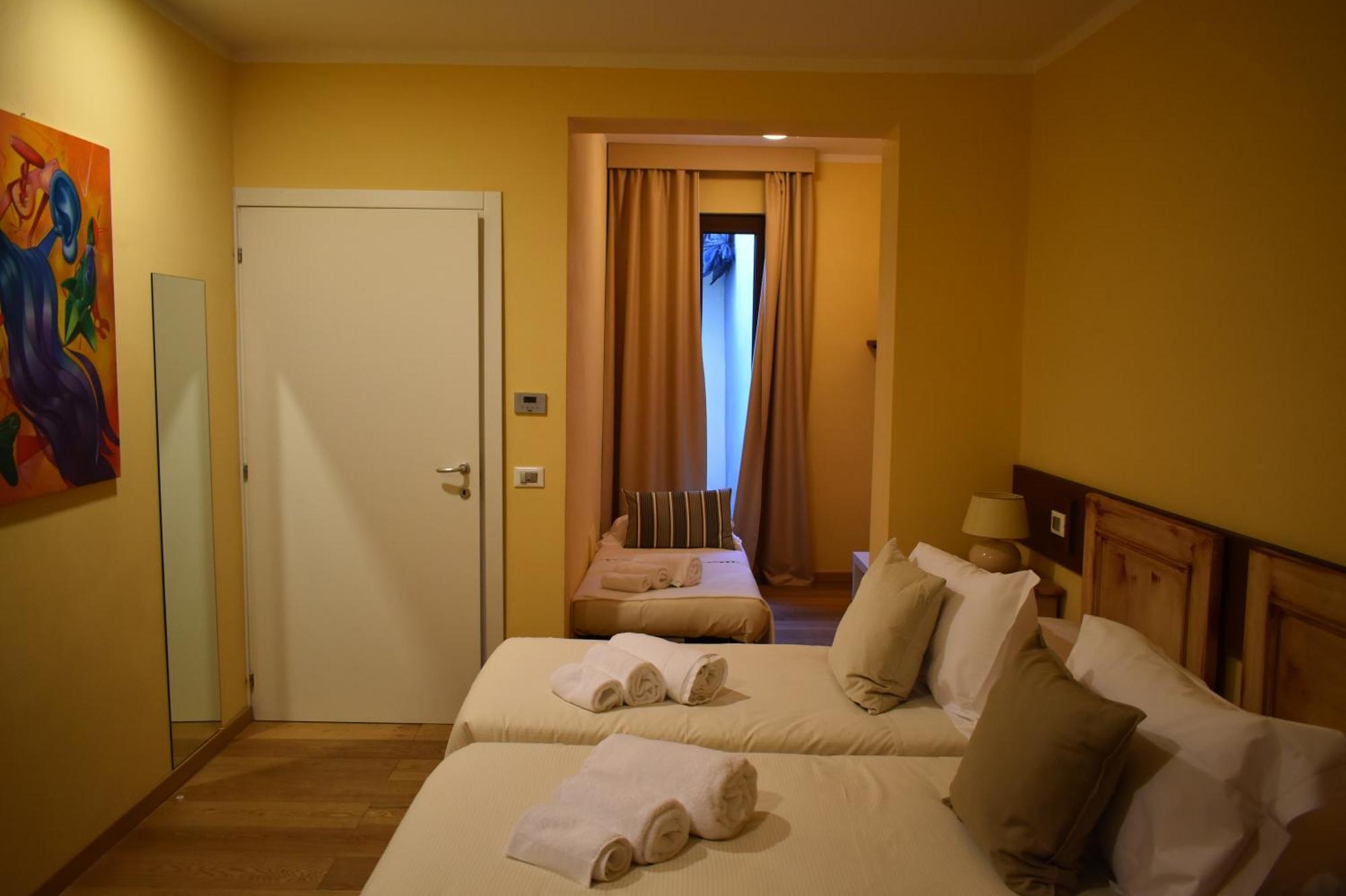 Chambre Familiale (2 Adultes + 1 Enfant)