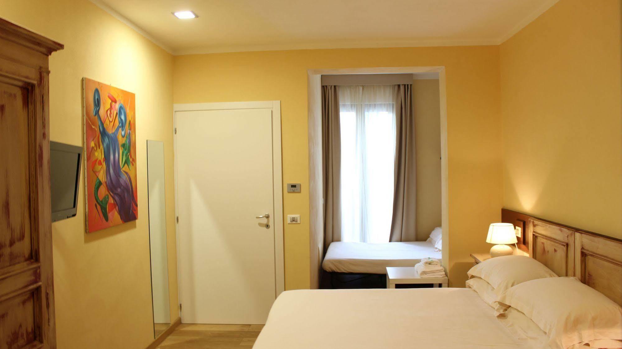 Family Room (2 Adults + 2 Children)