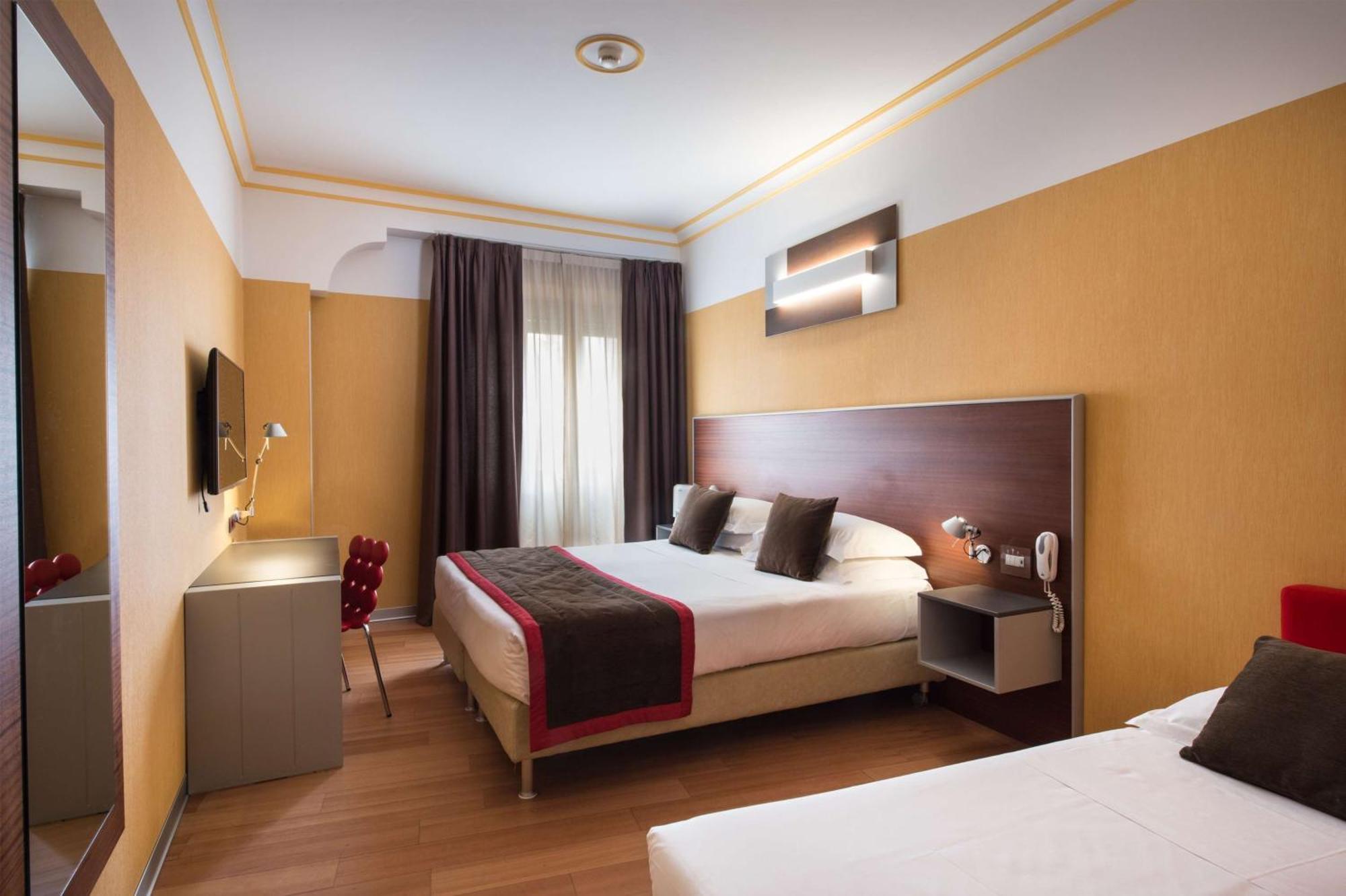 Familiekamer met Kingsize Bed en Stapelbedden