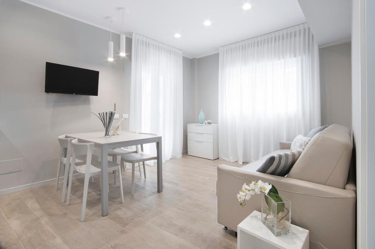 Apartment Terrace,720726118:JPEG