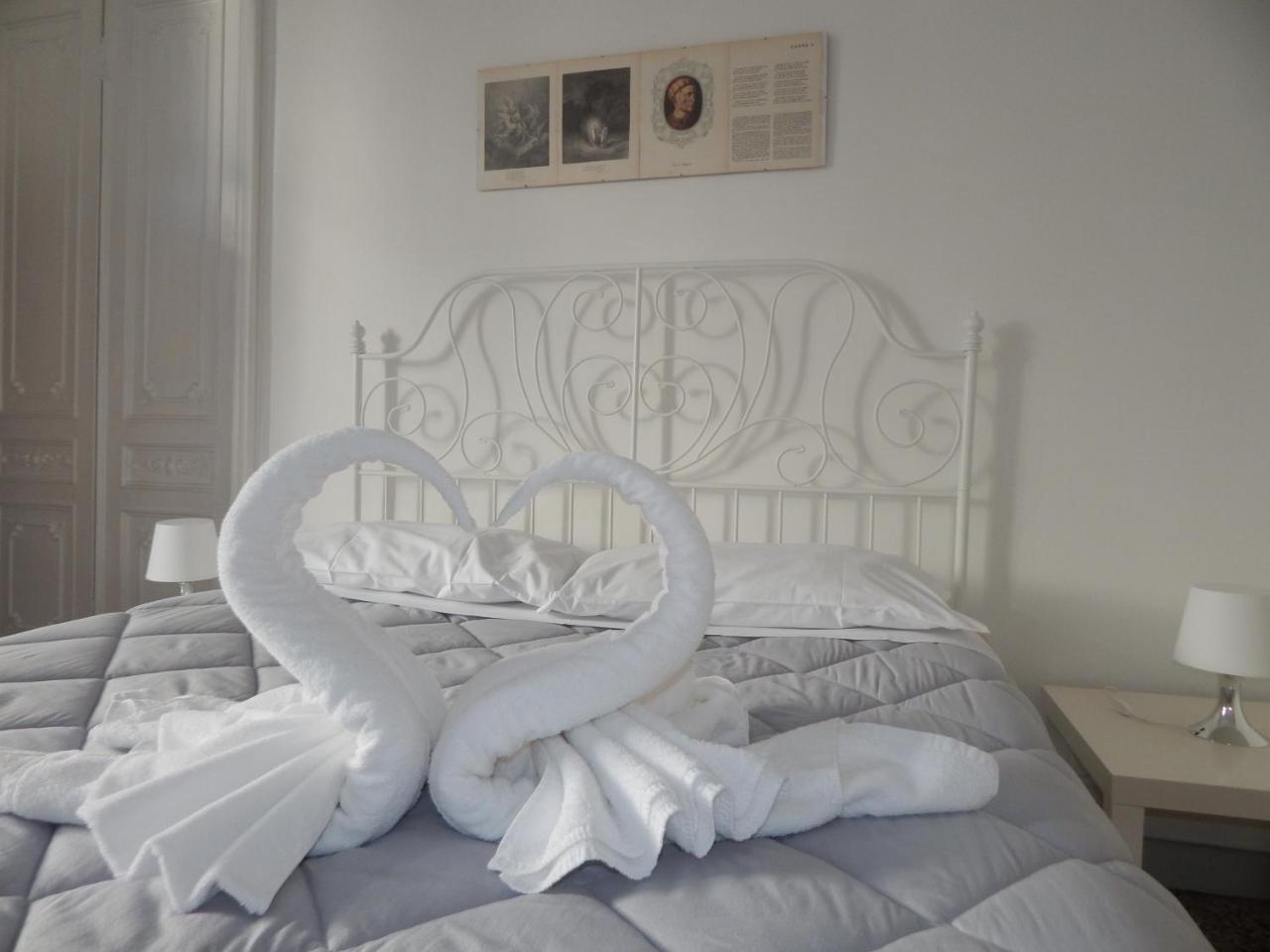 Double Room with Private External Bathroom