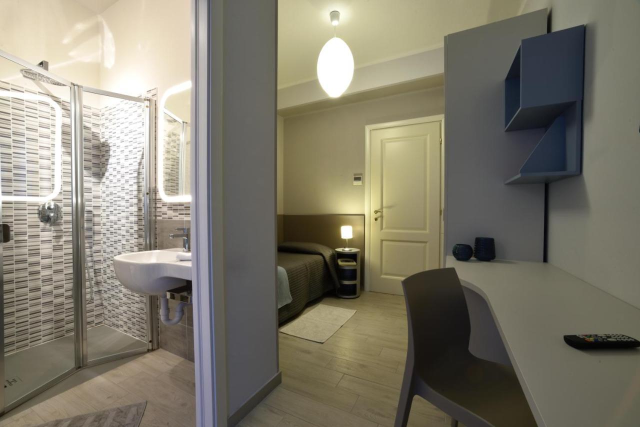 Single Room,761925817:JPEG
