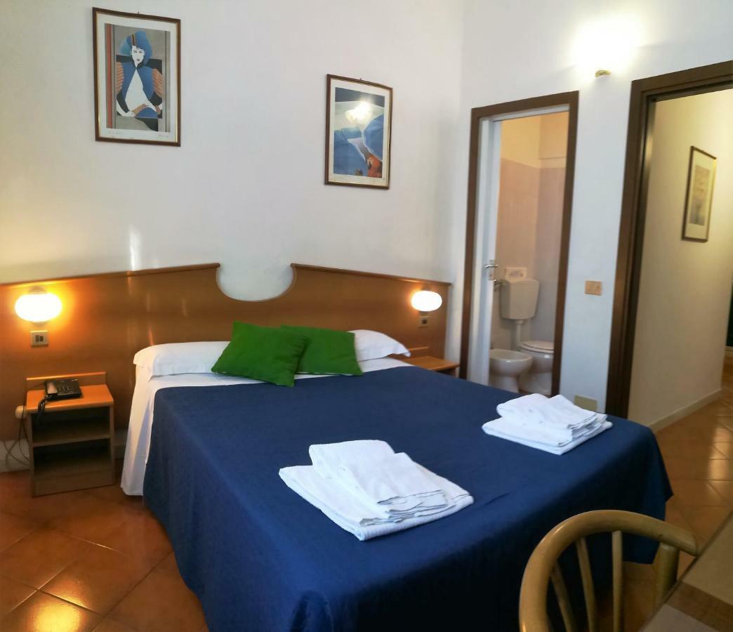Double Room,784413831:JPEG