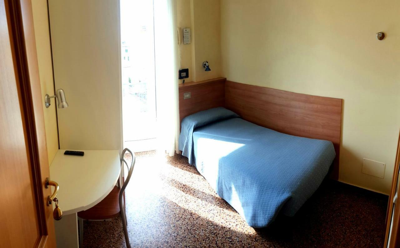 Single Room Private Bathroom