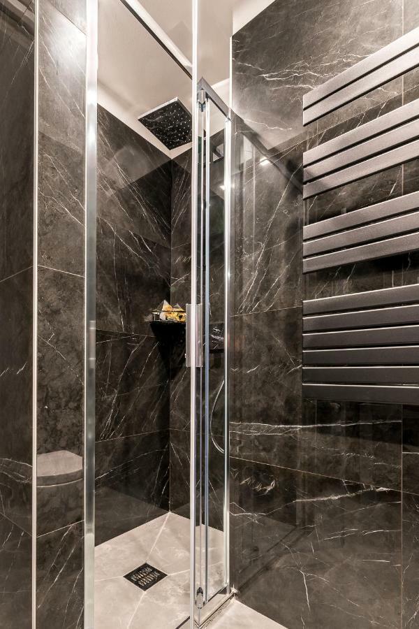 Chambre Double ou Lits Jumeaux avec Salle de Bains