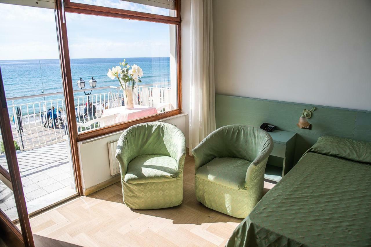 Double Room with Sea View,805113483:JPEG