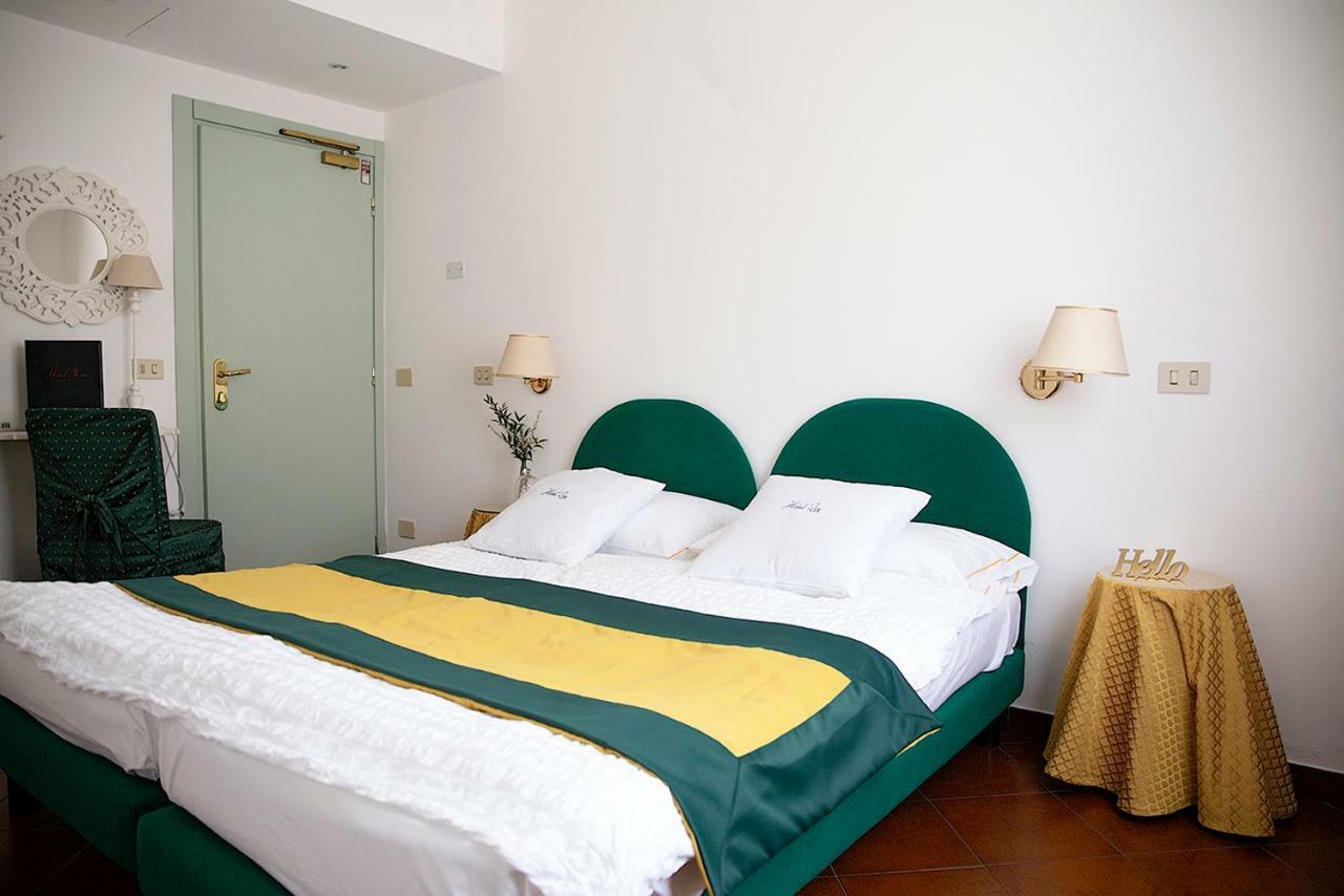 Kleines Zweibettzimmer