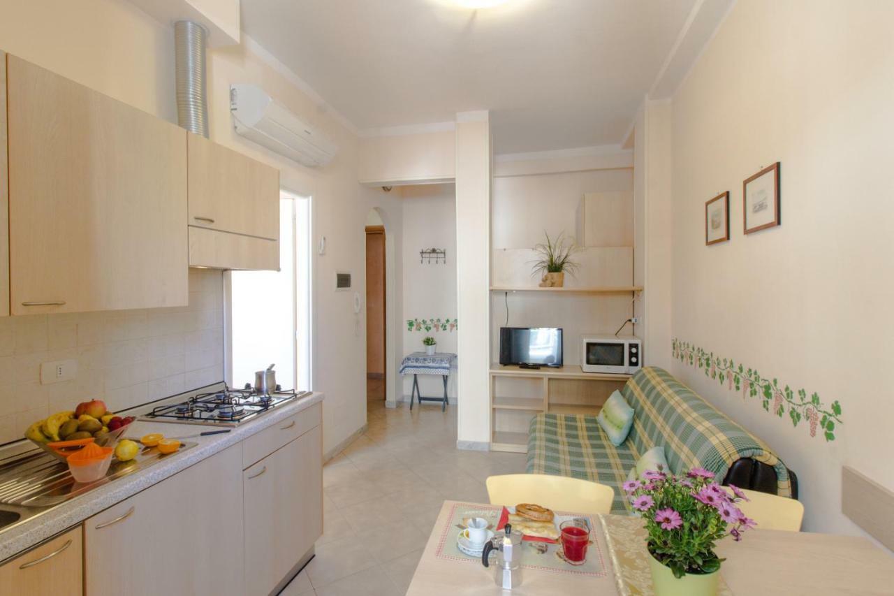 Standard One-Bedroom Apartment (3 adults),812197293:JPEG