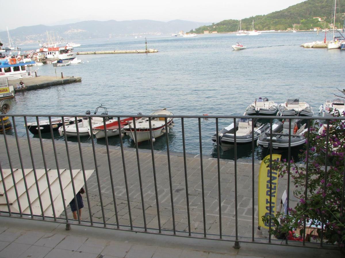 Doppelzimmer mit Balkon und Meerblick