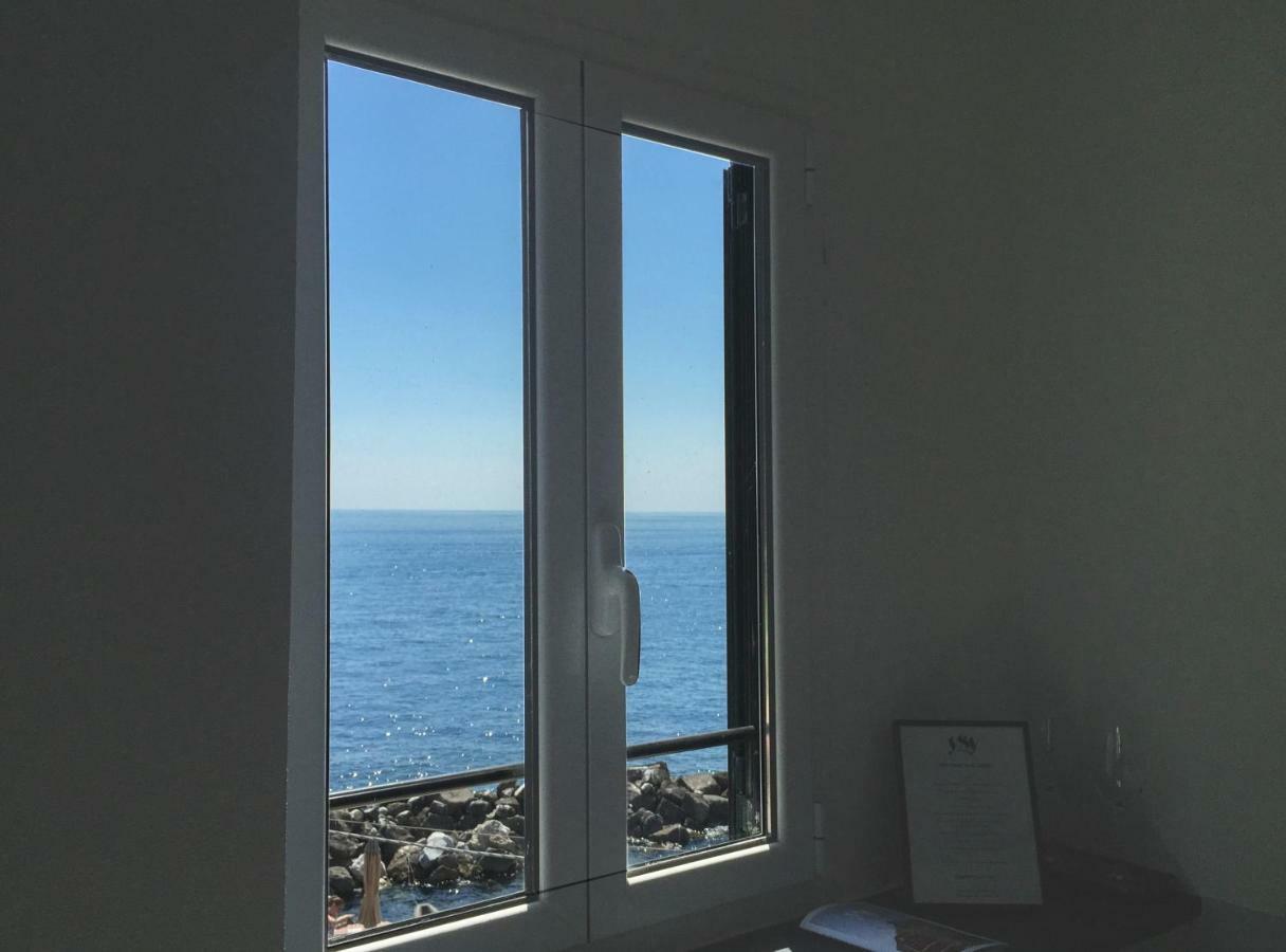 Deluxe Double Room with Balcony and Sea View