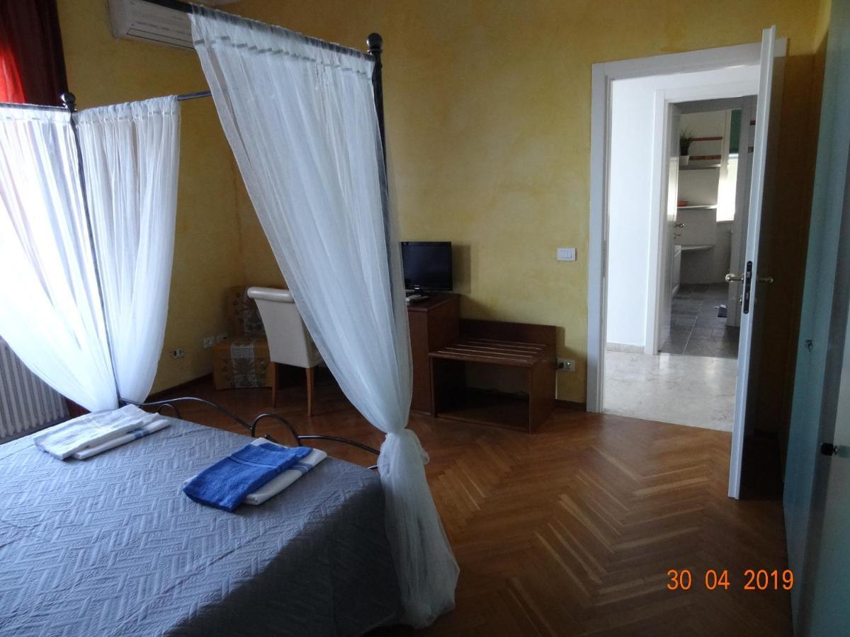 Two-Bedroom Apartment,918838600:JPEG