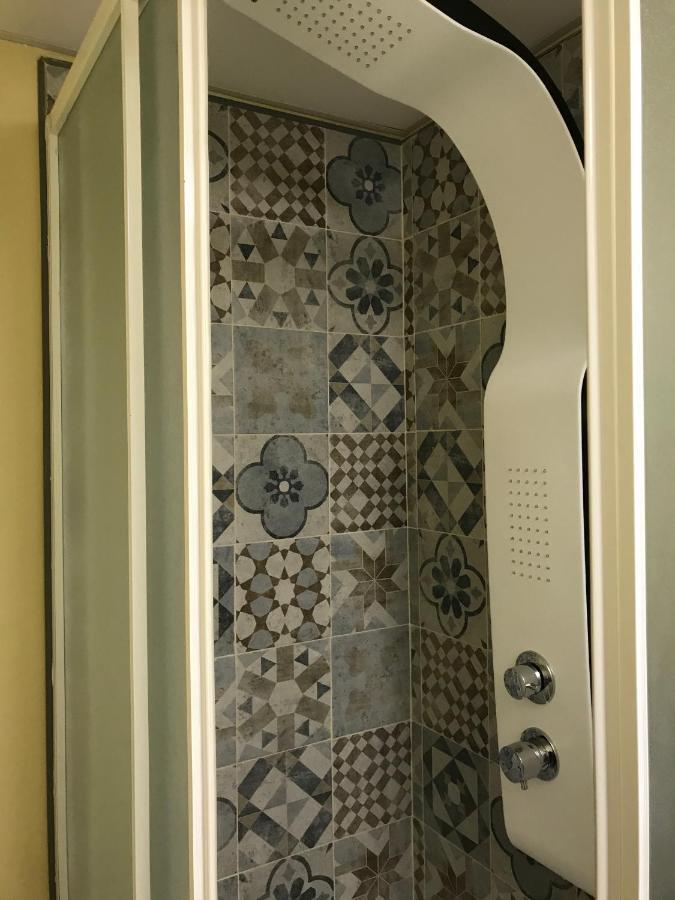 Standard Twin Room with Private External Bathroom,934225450:JPEG