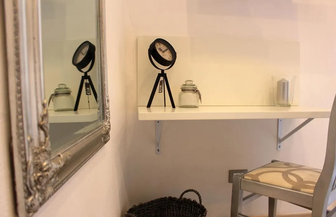 Maestrale Charme Rooms-1