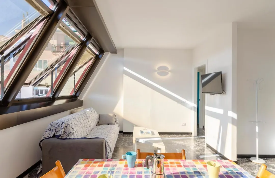Joivy Spacious Apt For 6, Near Train Station And Beach-1
