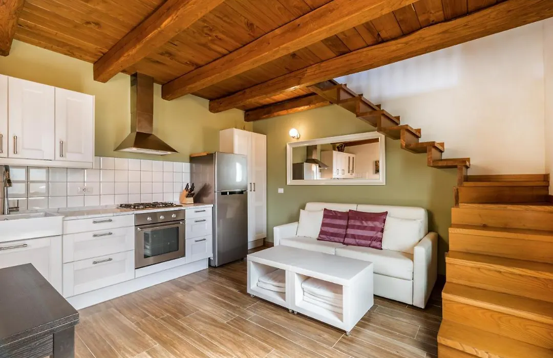 Vernazza Guest House-1