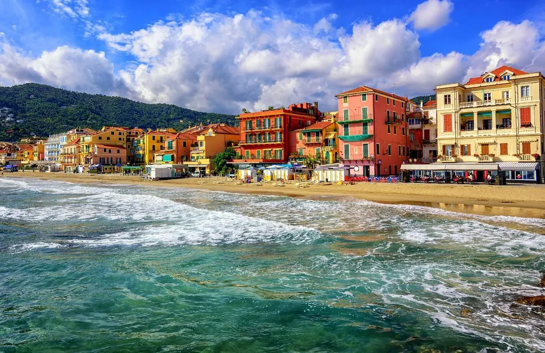 Palace Apartment 250M From Sea - Happy Rentals-1