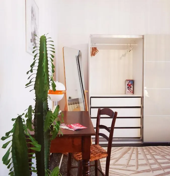 Loeda O Ma - Private Room In Shared Apartment-1