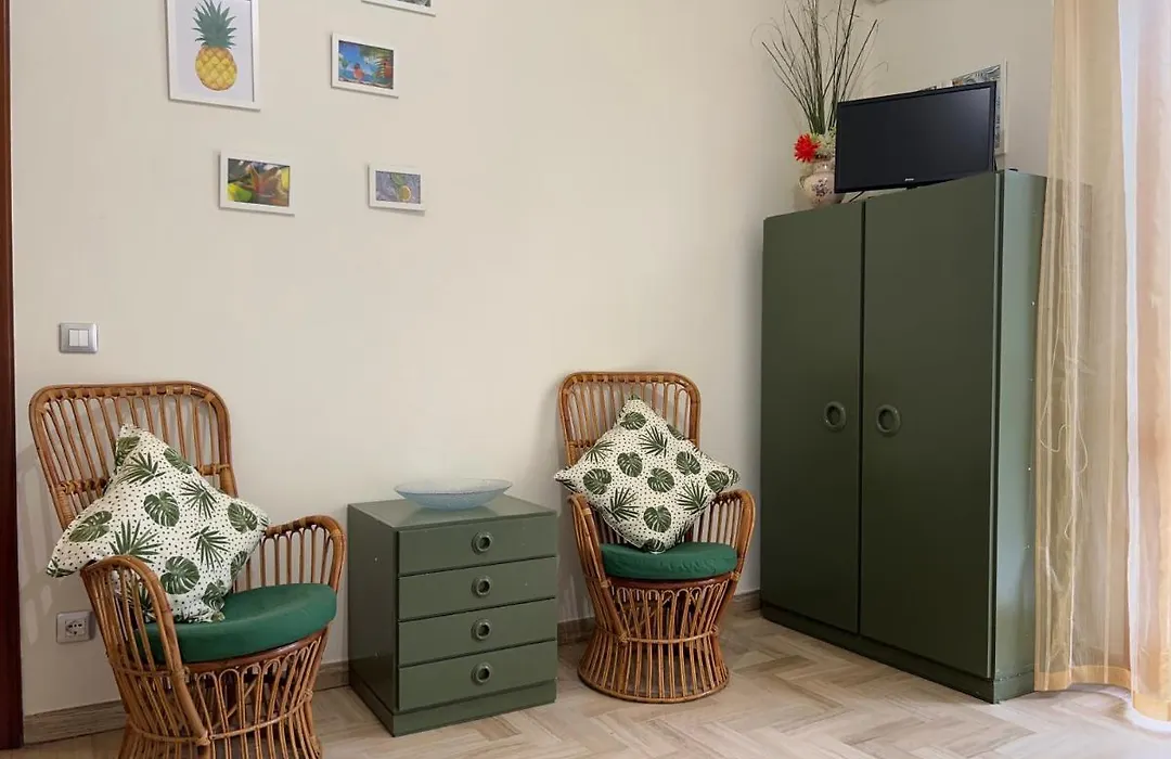 Garden Apartment-1