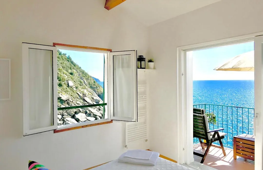 La Marina Camera Con Terrazzo Privato Vista Mare-1