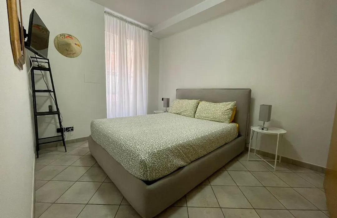 Casa Celeste, Bilocale Nel Pieno Centro Di Alassio-1