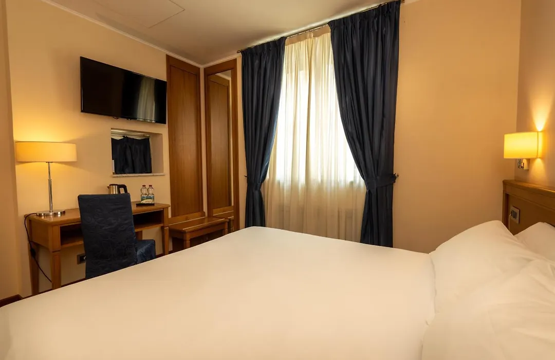Hotel Iris-1
