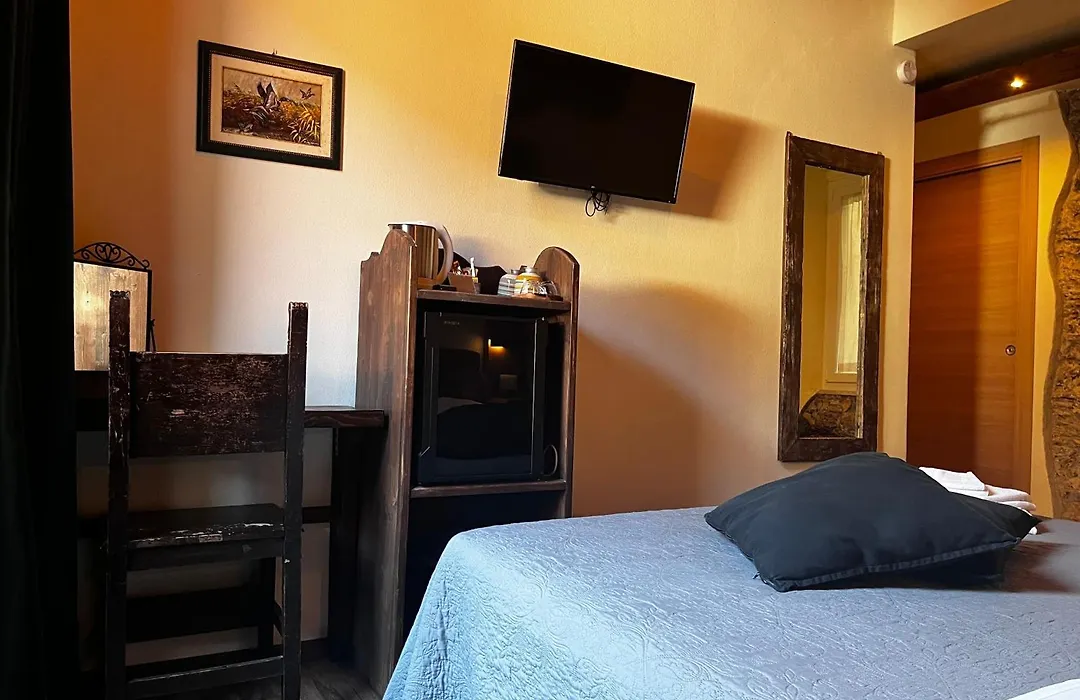 La Taverna Del Metallo Rooms-1