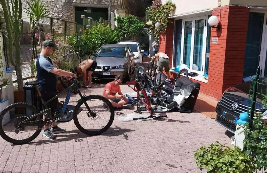 Bike Hotel Oasi-1