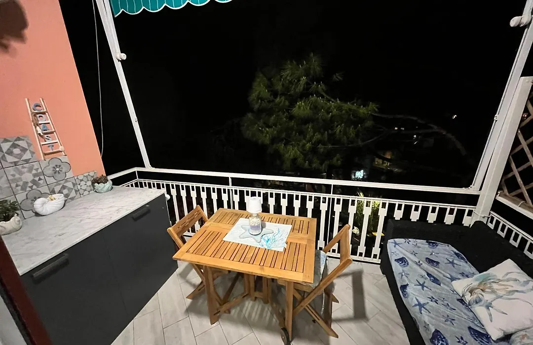 Casa Di Amos Con Parcheggio Privato-1