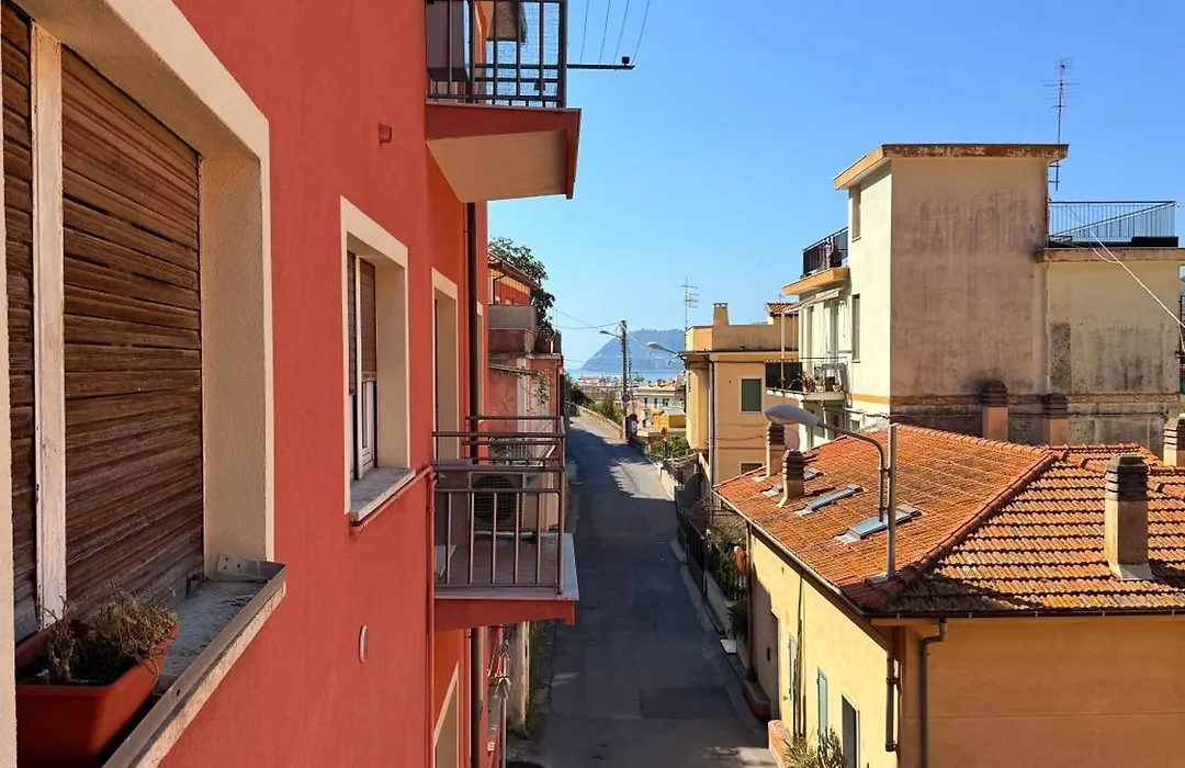 Alassio Family Apartment - Balcone, Cucina, Wifi E Garage-1