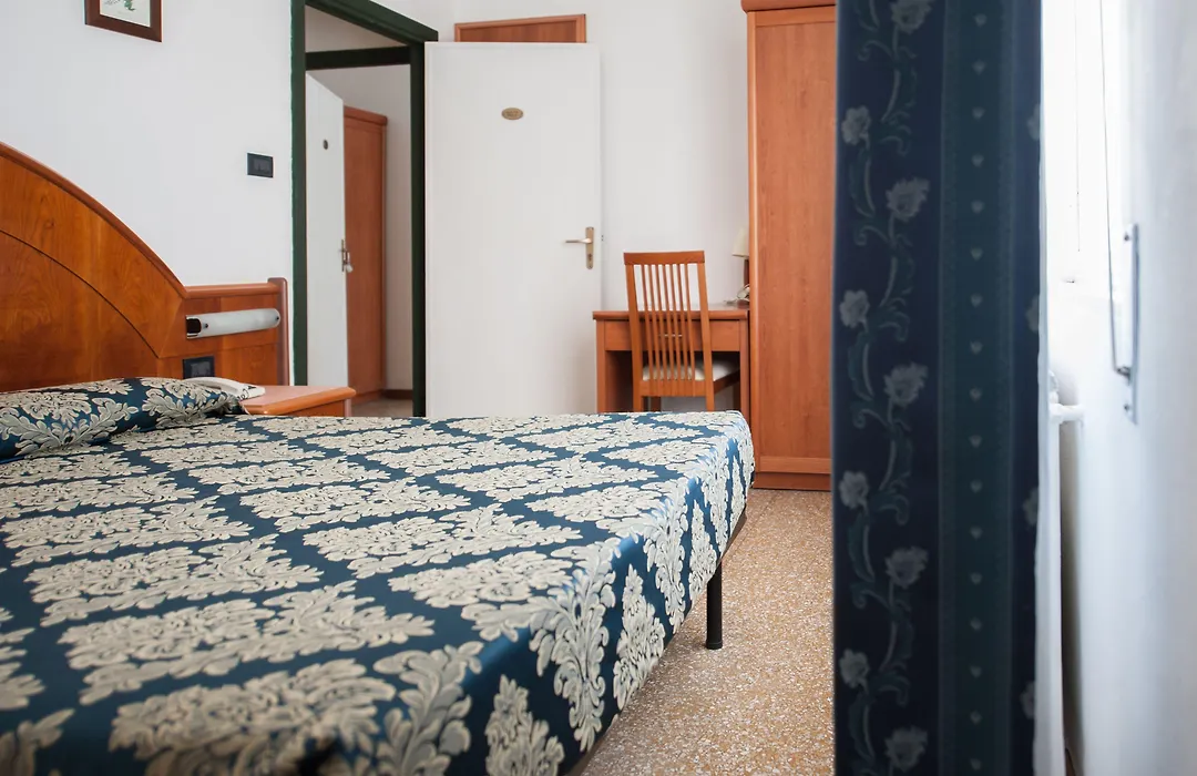 Hotel Lorenzo-1