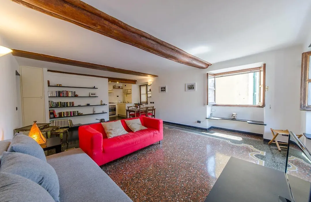 Joivy Colorful Flat For 5 Close To Piazza De Ferrari-1