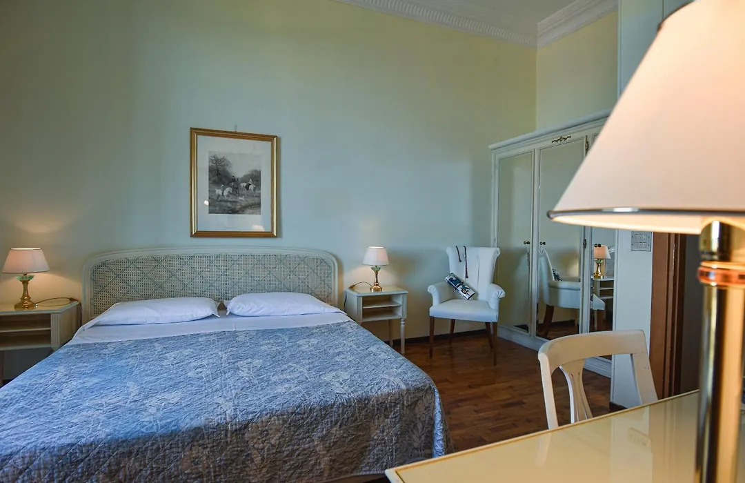 Grand Hotel De Londres-1