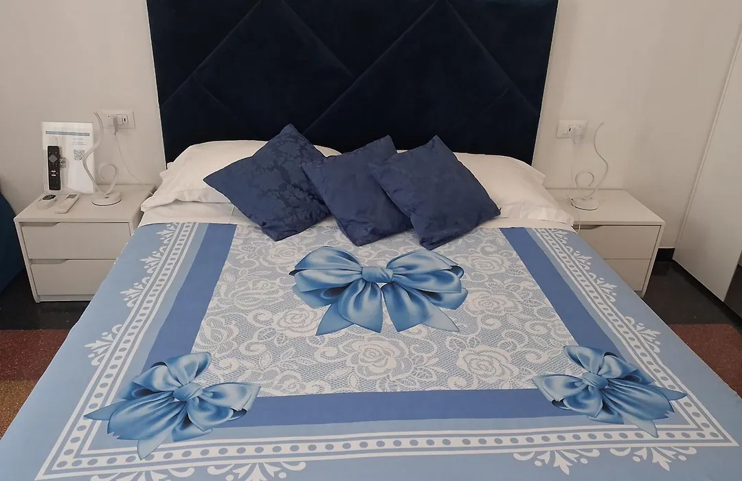 La Lanterna Di Angelo Rent Rooms And Apartments Free Parking On The Street Front-1