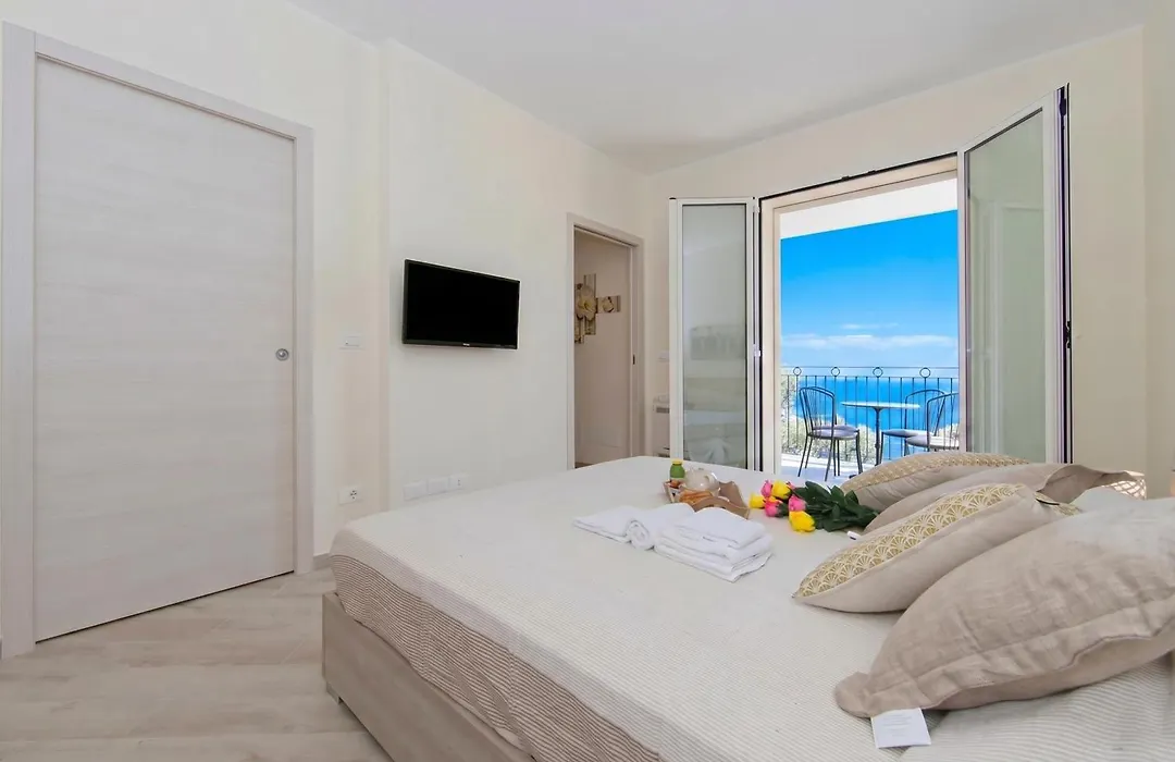 Serena 2 Amazing Sea View - Happy Rentals-1