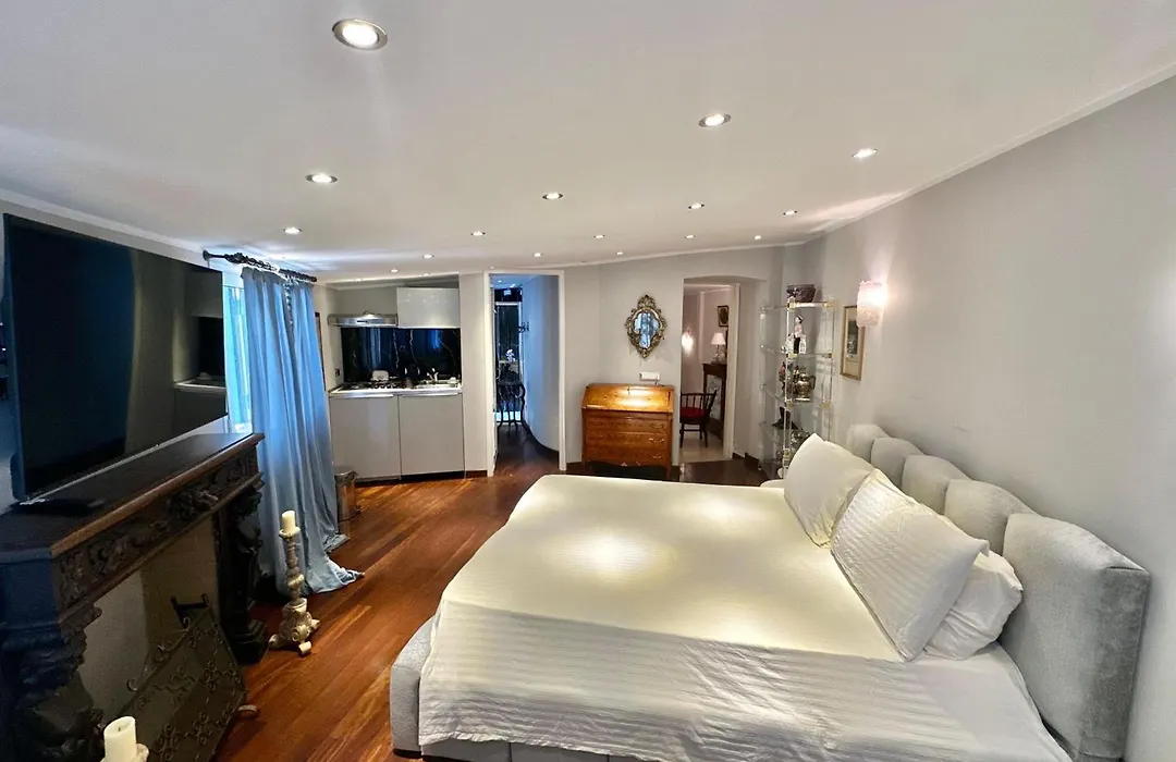 Twins Boutique Apartments-1