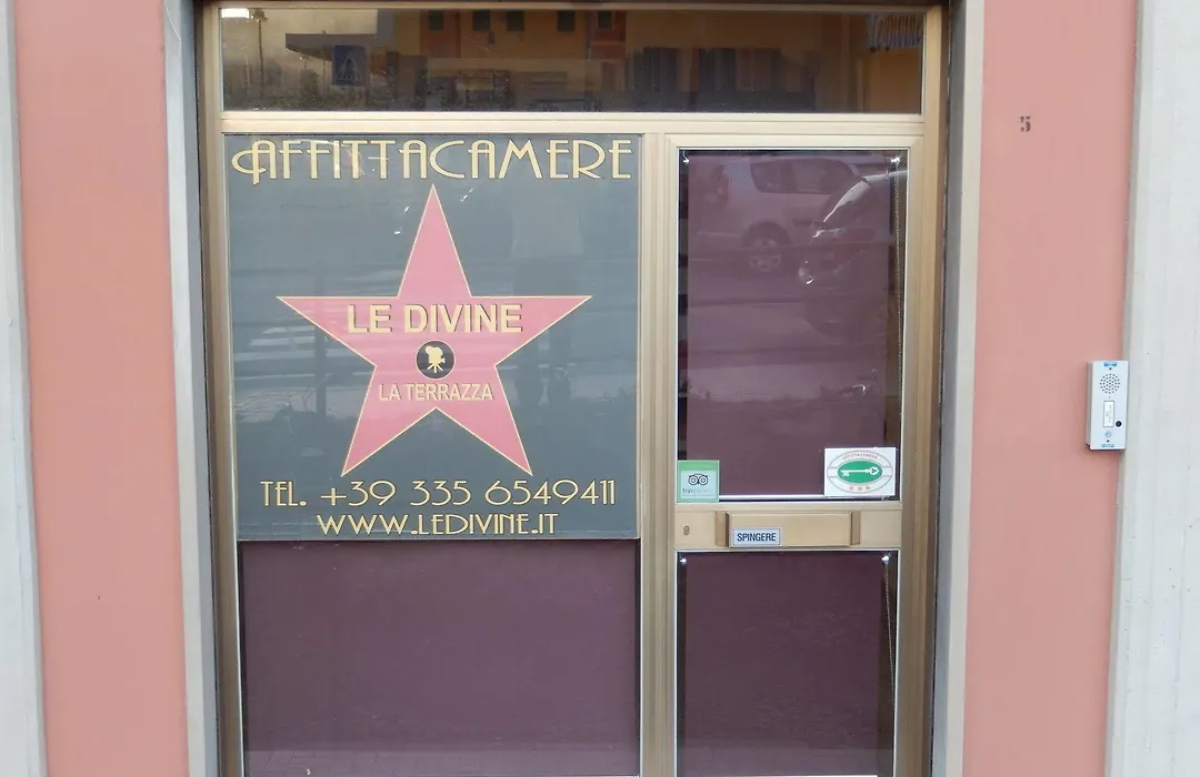 Le Divine - Reception Via Xxv Aprile 5-1