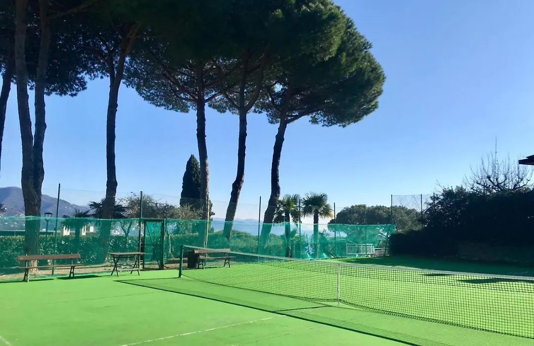 Residence "Delfino" Con Piscina E Campo Da Tennis-1