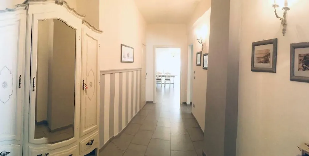 Anna'S Home-1