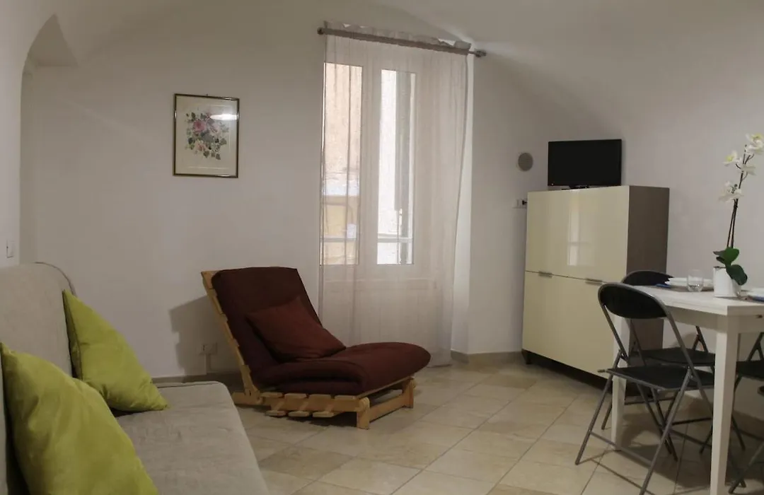 Casa Medievale Pieno Centro Sanremo-1