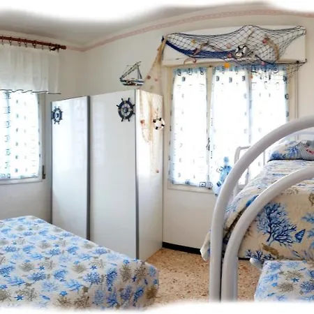 Casa Vacanza Marina, In Pieno Centro A Pochi Passi Dal Mare E Con Aria Condizionata!-3
