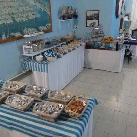 Hotel Holiday Center-3