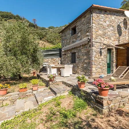 Vernazza Guest House-2