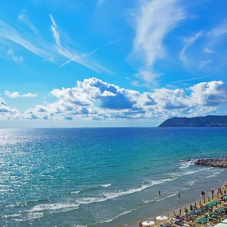 Palace Apartment 250M From Sea - Happy Rentals-2