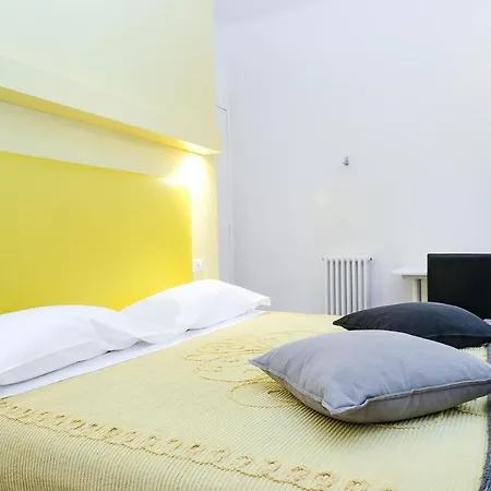 Lia Rooms-2